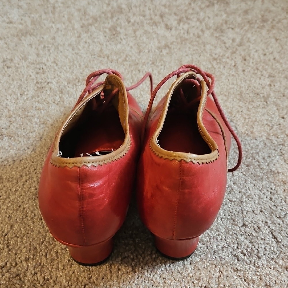 Miz Mooz Red Women's Lace-Up Oxford Shoes - Picture 2 of 4